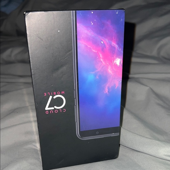 cloud mobile phone brand new never used perfect for back to school kids just buy